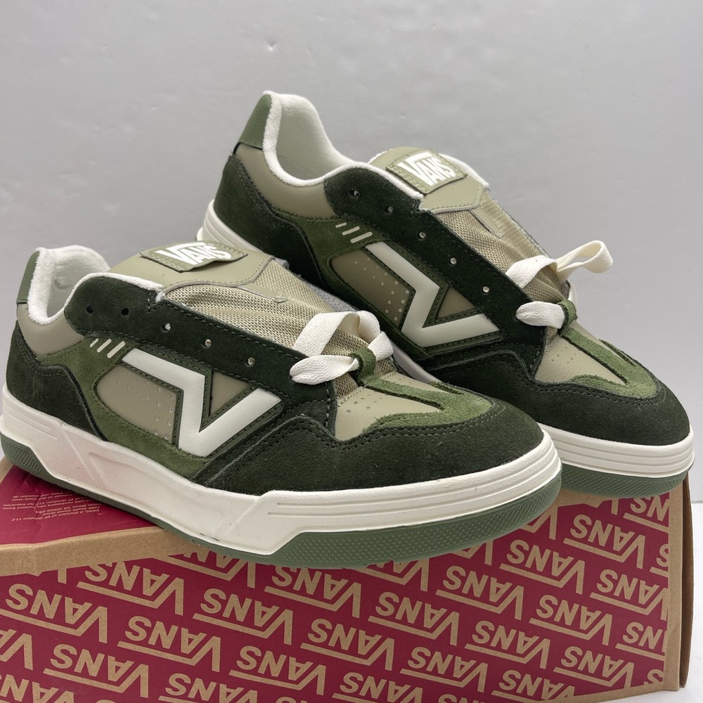 Vans Men’s 10.5 Upland
Green/Multi
VN000D1HBGK Skate Sneakers - Picture 7 of 16